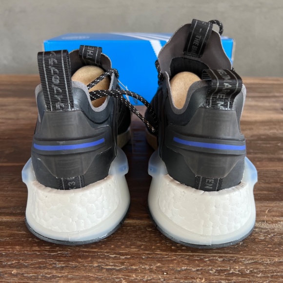 ADIDAS MENS NMD_V3 SHOES BRAND NEW IN BOX SIZE 11 main image 12